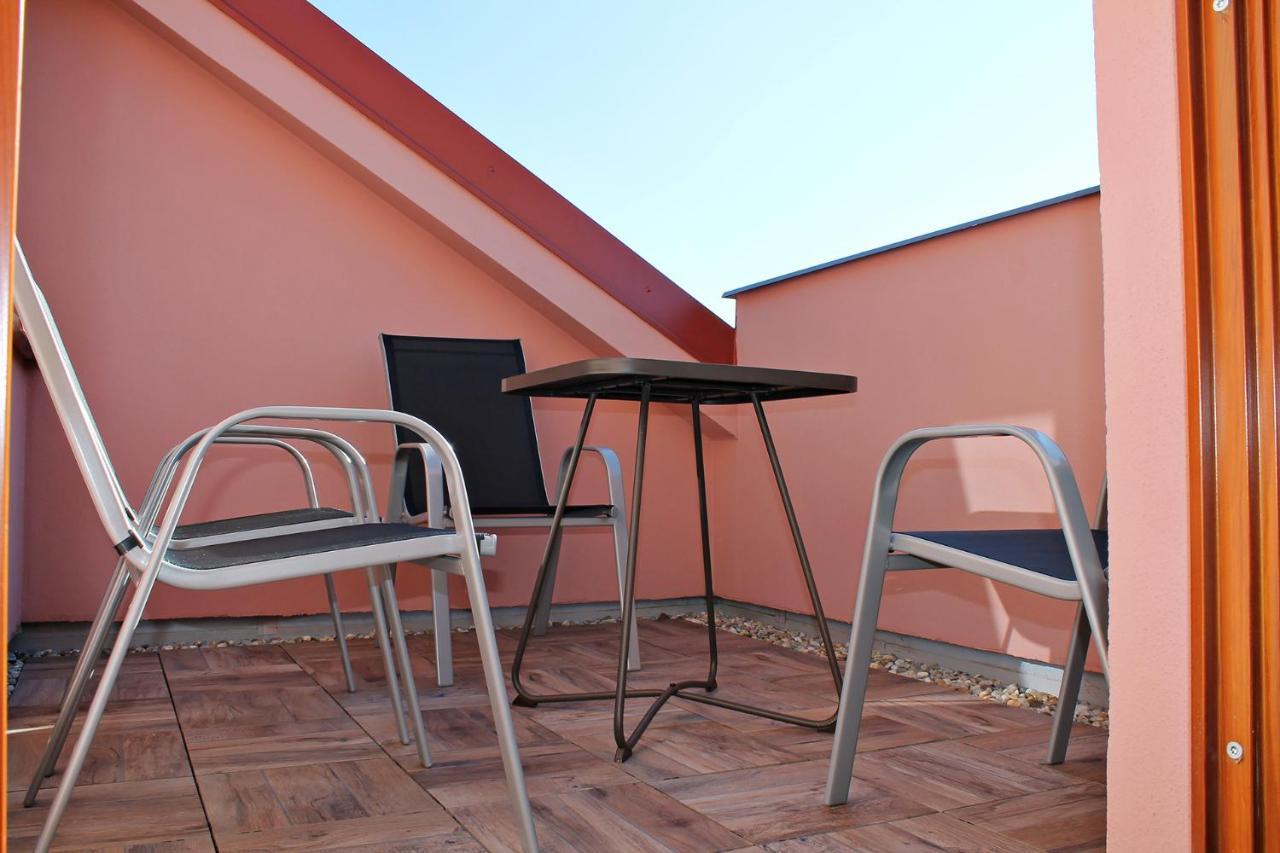 Attic With Parking, Near The Center Of Cb - 110M2 Apartment Ceske Budejovice Luaran gambar